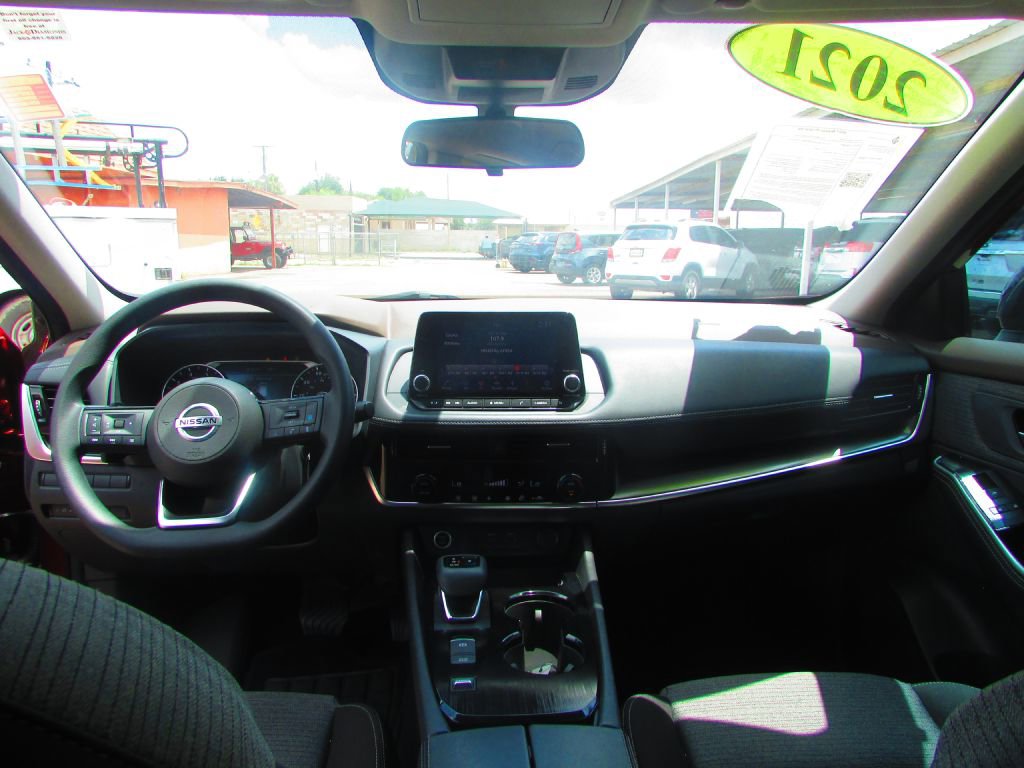 Used 2021 Nissan Rogue SV image 12