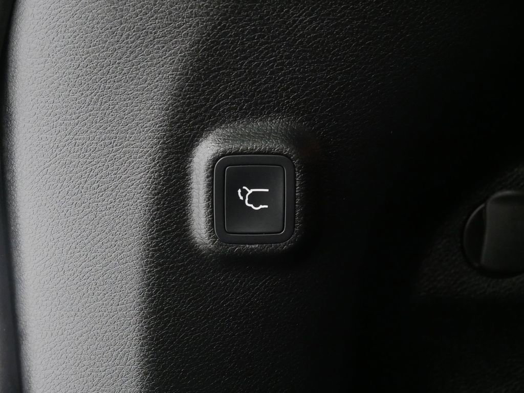 Certified 2022 Jeep Cherokee Trailhawk w/ Premium Leather Package image 12