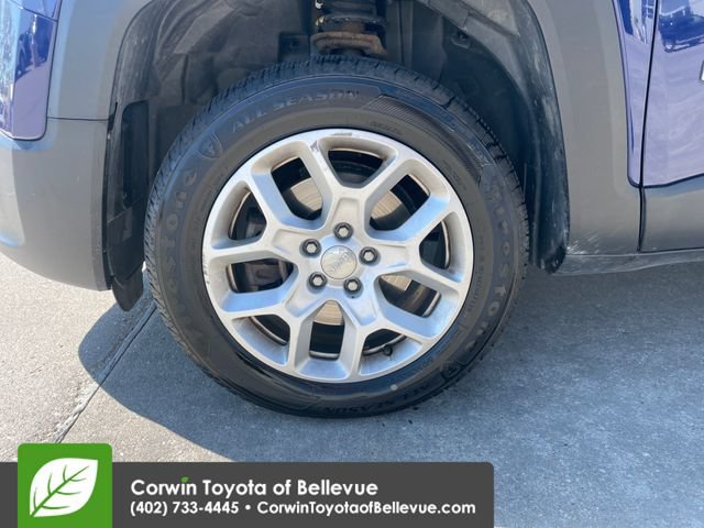 Used 2016 Jeep Renegade Latitude w/ Cold Weather Group AWD/4WD image 26