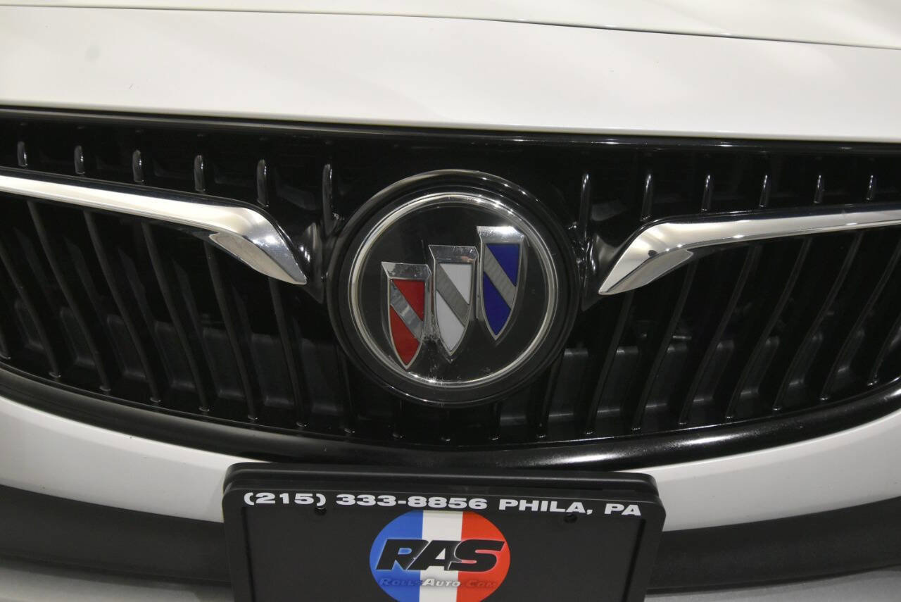 Used 2018 Buick Regal Essence w/ Driver Confidence Package #1 AWD/4WD image 9