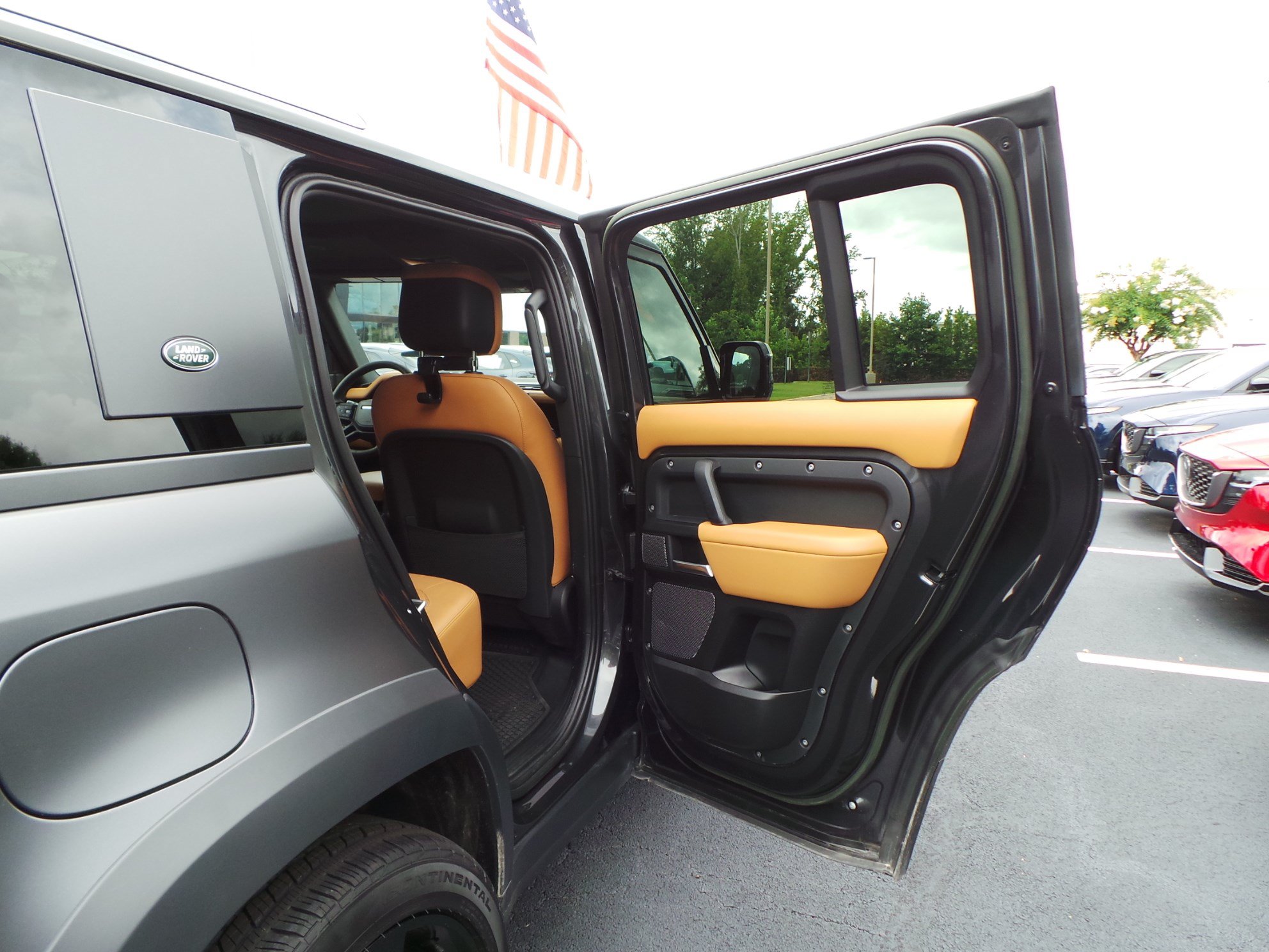 Used 2023 Land Rover Defender 110 V8 AWD/4WD image 43