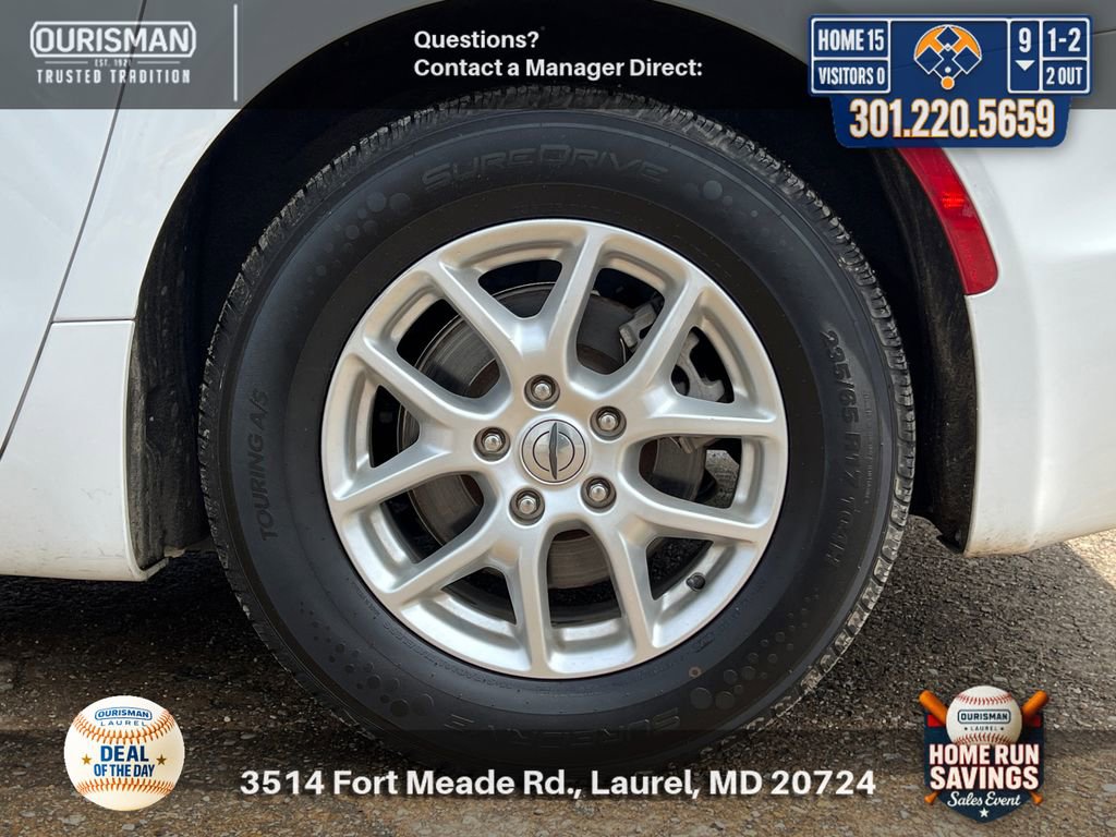 Used 2022 Chrysler Pacifica Touring-L FWD image 5