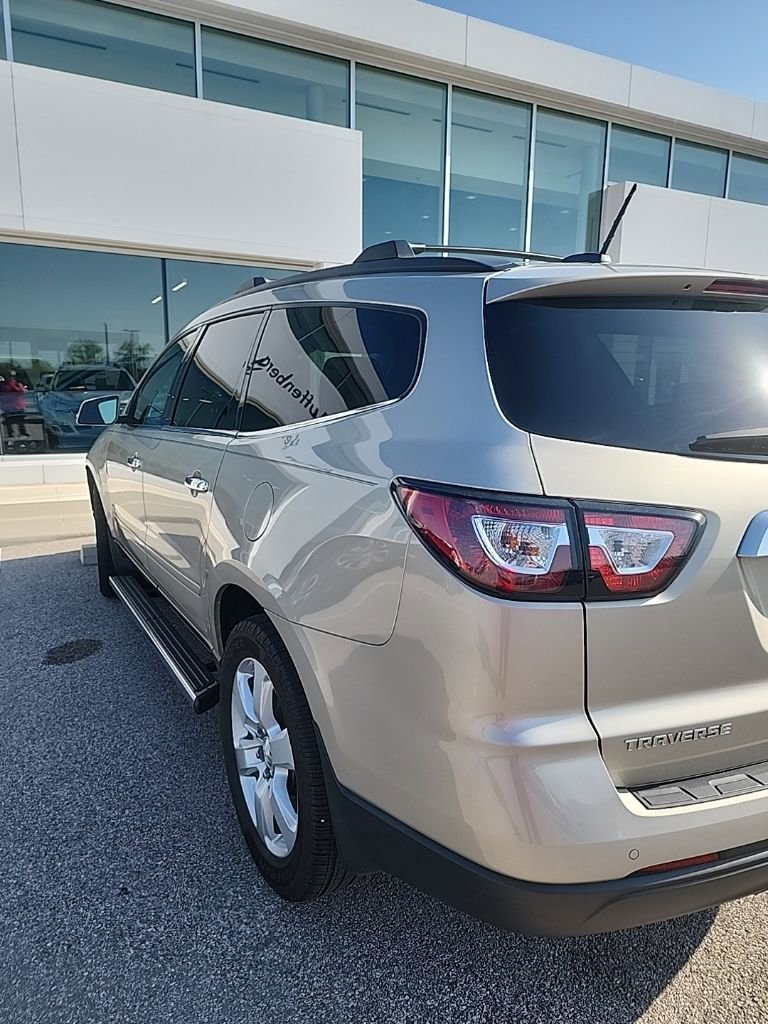 Used 2017 Chevrolet Traverse LT w/ Style and Technology Package image 5