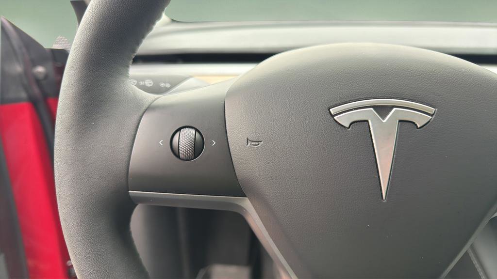 Used 2023 Tesla Model Y Long Range image 19