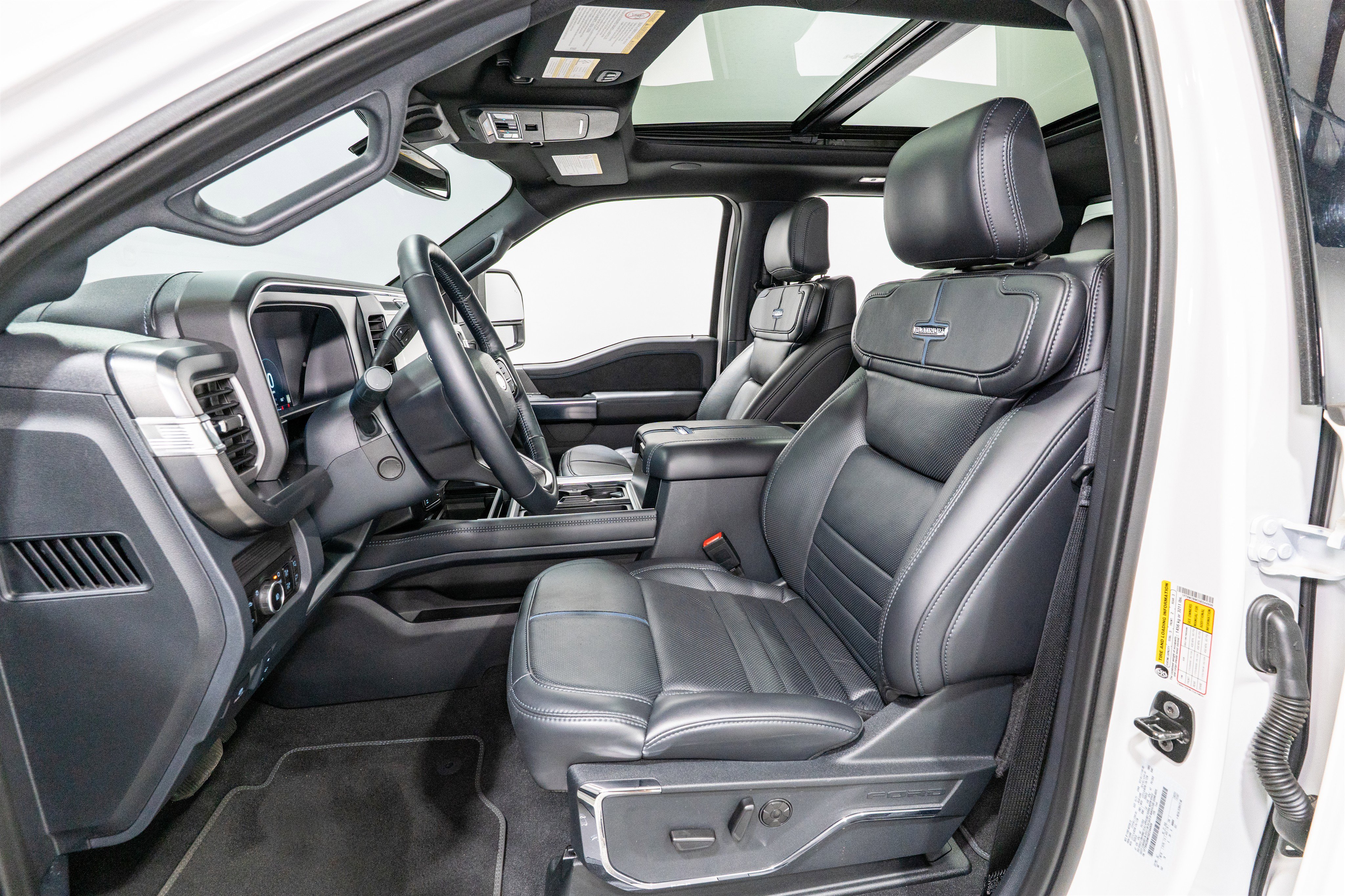 Used 2025 Ford F250 Platinum AWD/4WD image 19