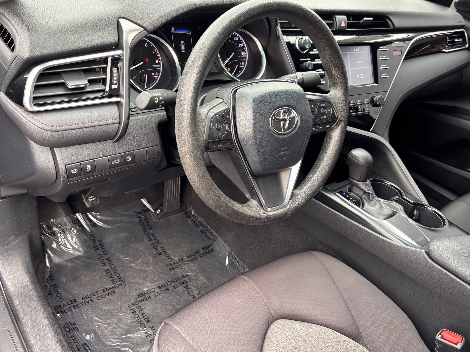 Used 2018 Toyota Camry LE FWD image 17