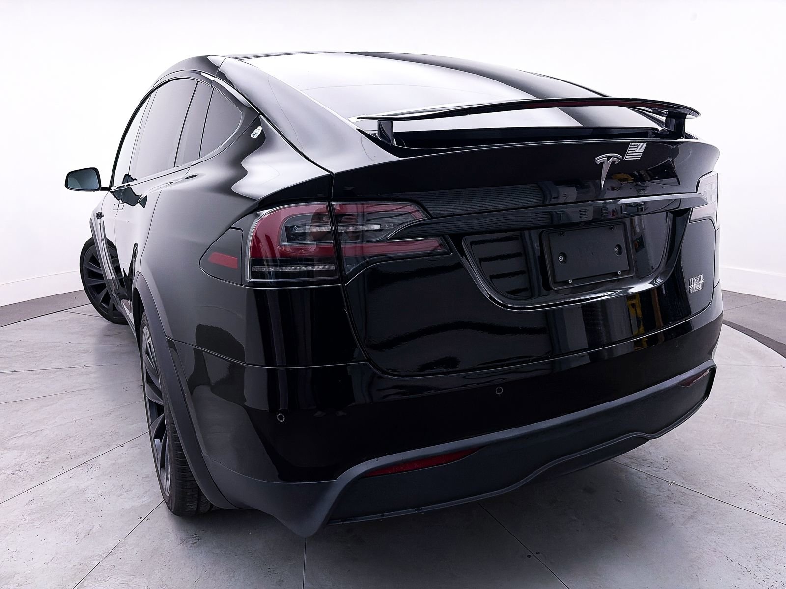 Used 2023 Tesla Model X Plaid image 9