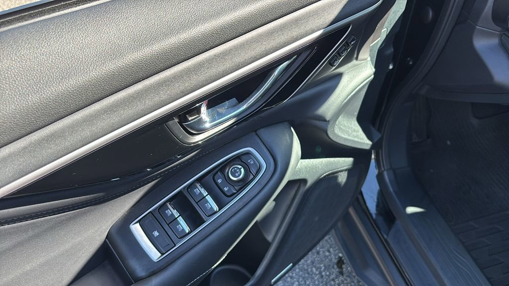 Used 2025 Subaru Outback Touring w/ Popular Package #2 image 14