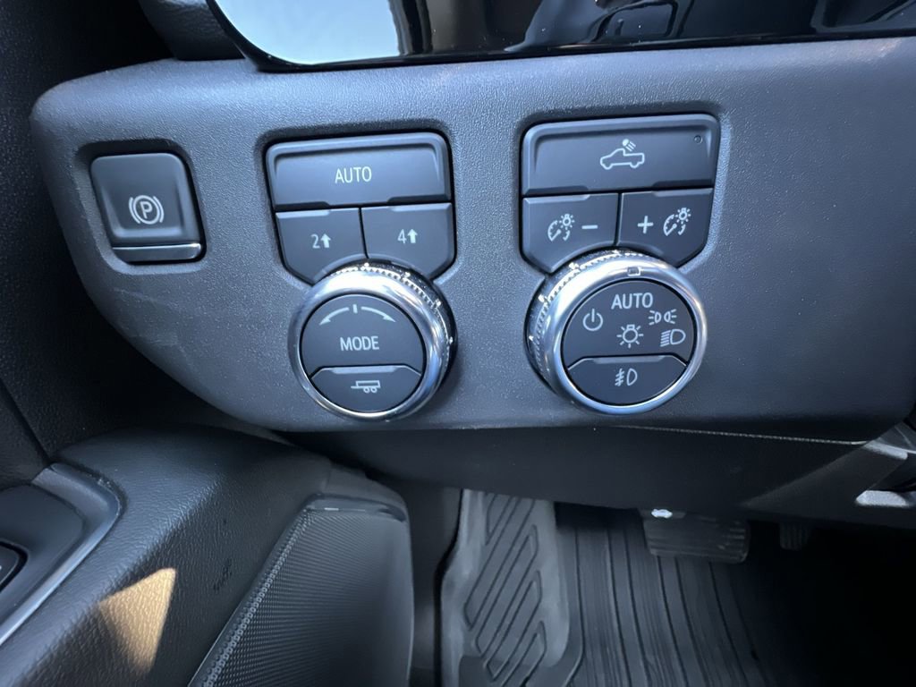 New 2024 GMC Sierra 1500 Elevation w/ LPO, Elevation Black Package image 18