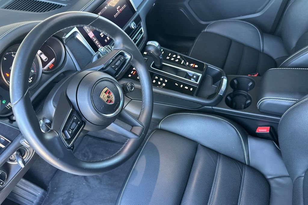 Used 2024 Porsche Macan GTS image 9