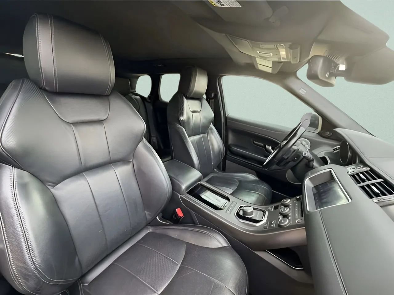 Used 2019 Land Rover Range Rover Evoque image 17