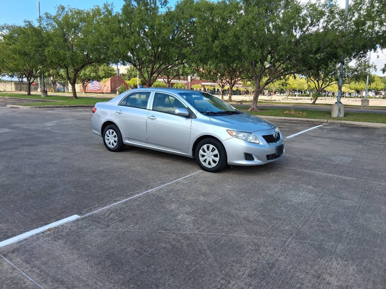 Used 2010 Toyota Corolla LE FWD image 8