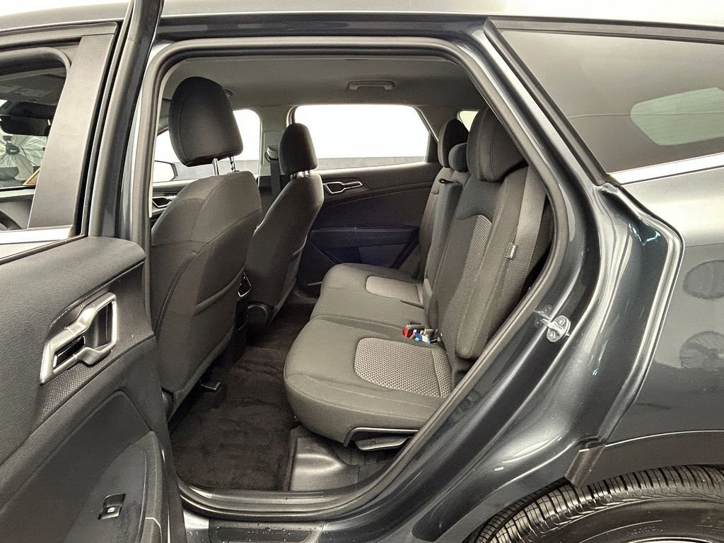 Used 2024 Kia Sportage LX image 25