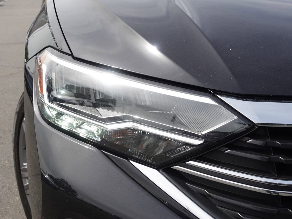 Used 2024 Volkswagen Jetta SE image 5