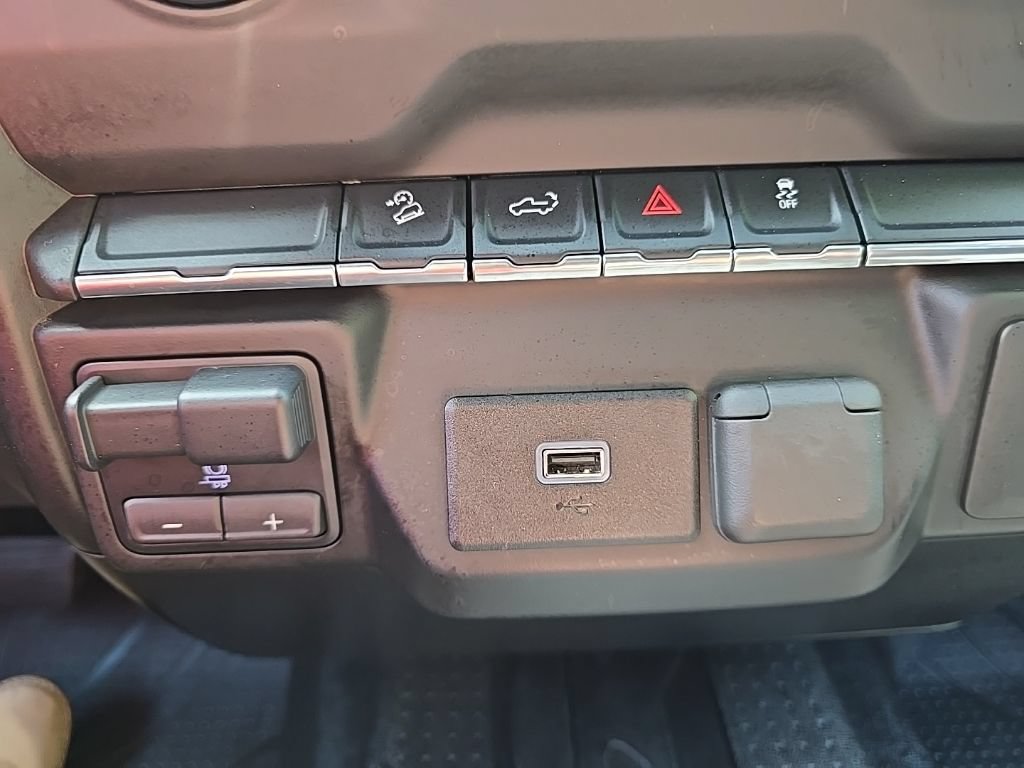 Used 2019 Chevrolet Silverado 1500 Custom Trail Boss w/ Custom Convenience Package AWD/4WD image 25