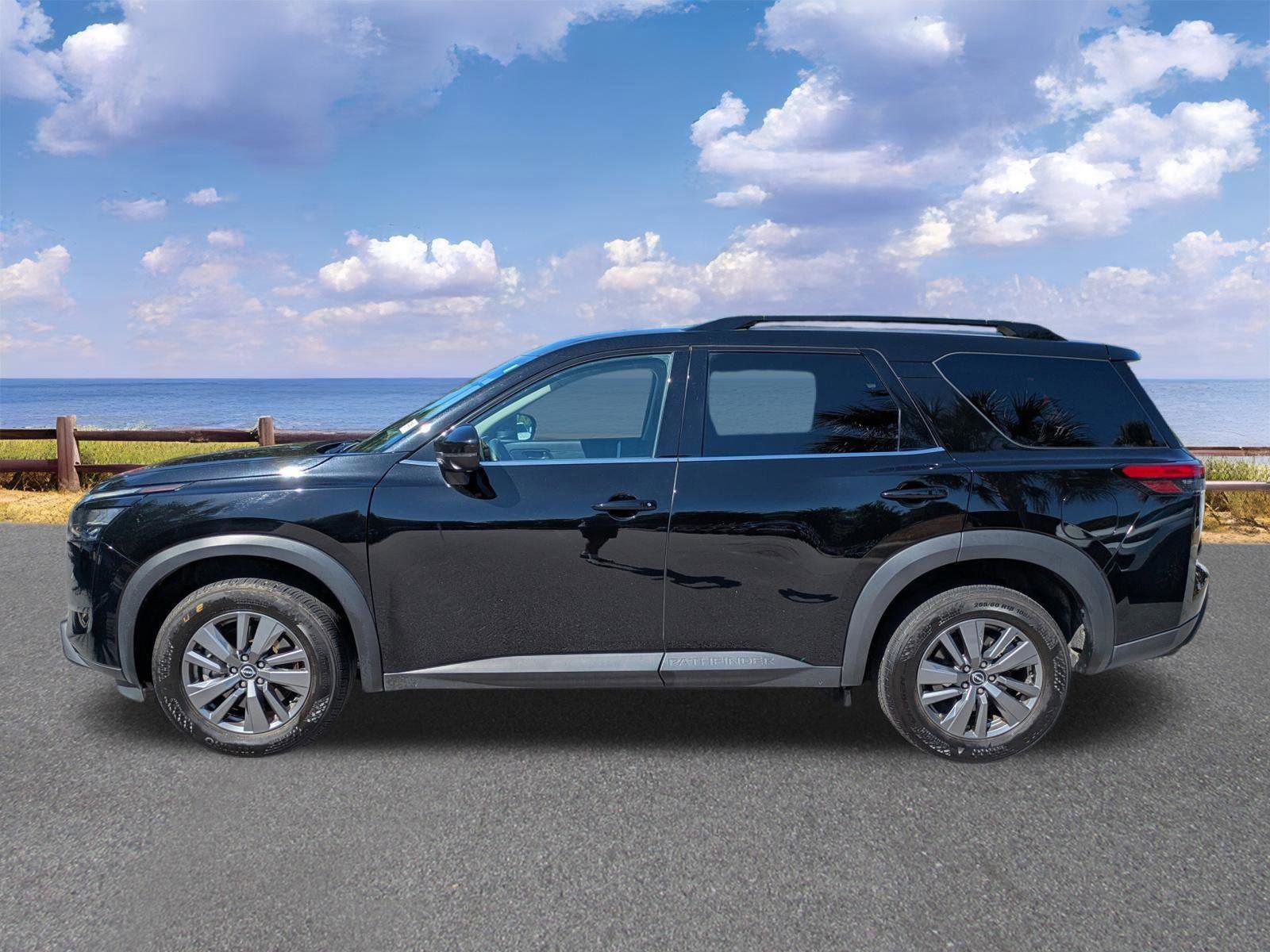 Used 2025 Nissan Pathfinder SV AWD/4WD image 5