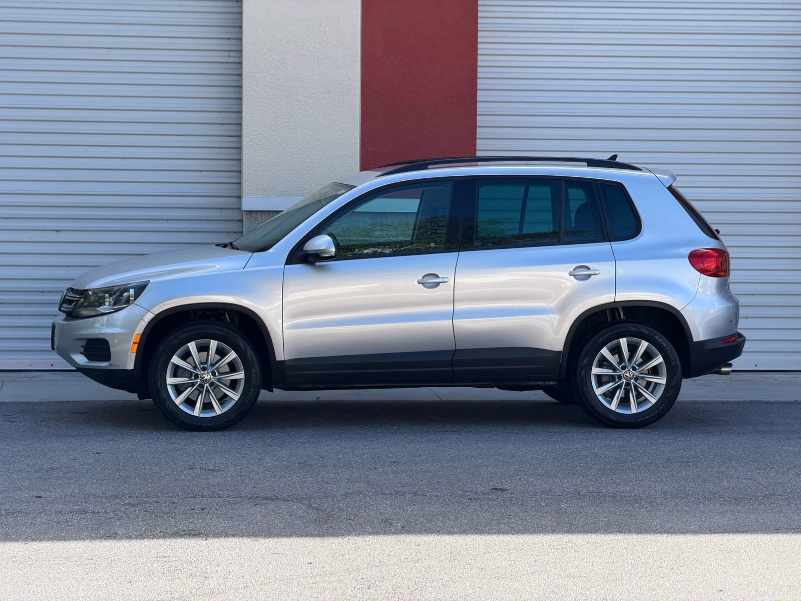 Used 2015 Volkswagen Tiguan SE FWD image 15