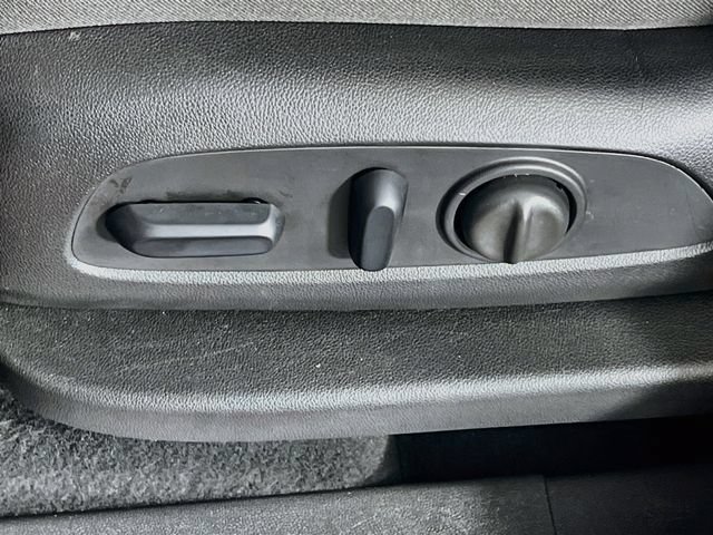 Used 2018 Chevrolet Equinox LT FWD image 13