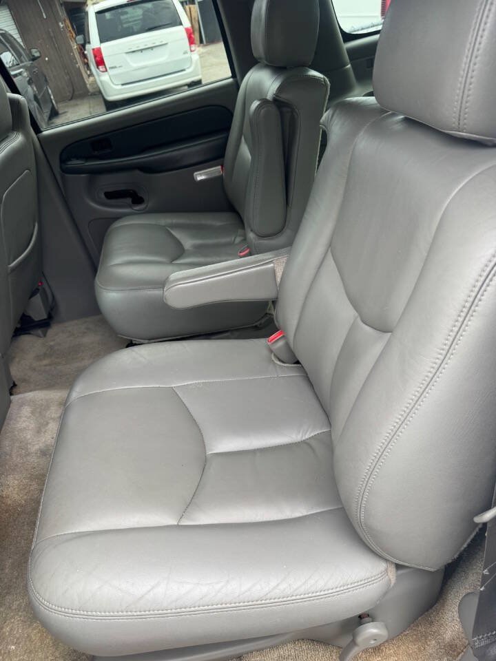Used 2003 Chevrolet Suburban Z71 AWD/4WD image 14