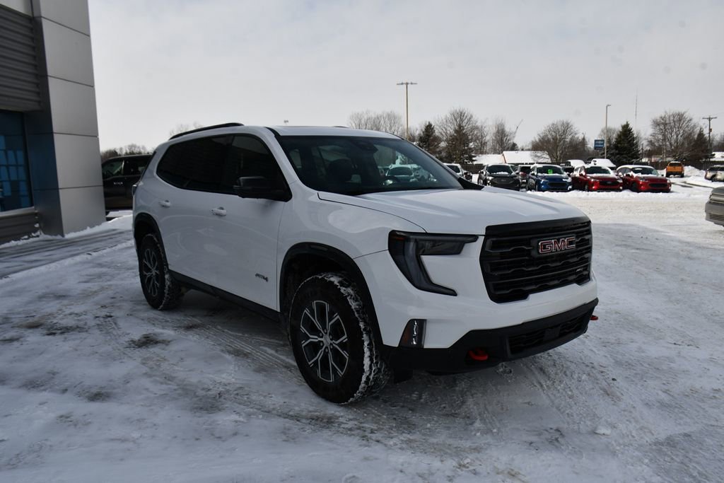 Used 2024 GMC Acadia AT4 w/ Luxury Package image 9