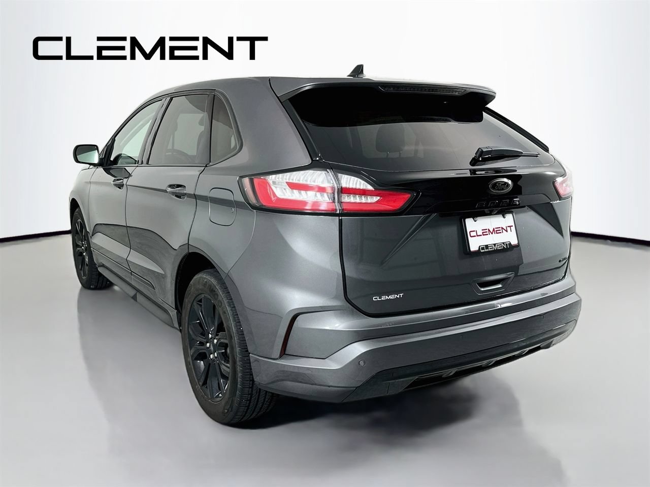 Certified 2024 Ford Edge SE w/ Black Appearance Package AWD/4WD image 10