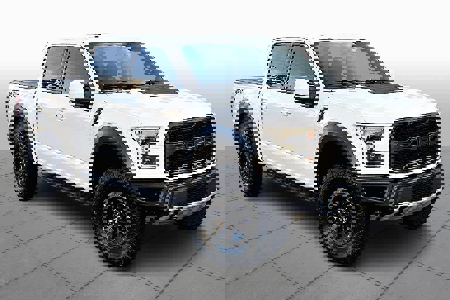Used 2017 Ford F150 Raptor w/ Equipment Group 802A Luxury image 3