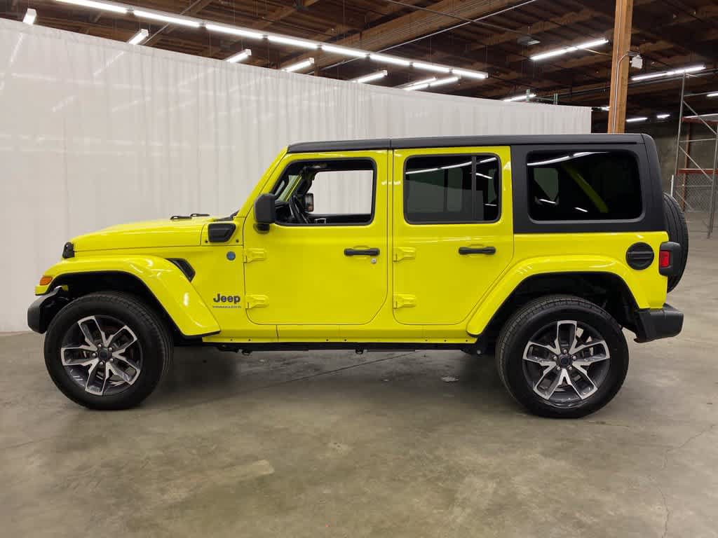 Used 2024 Jeep Wrangler Unlimited AWD/4WD image 3