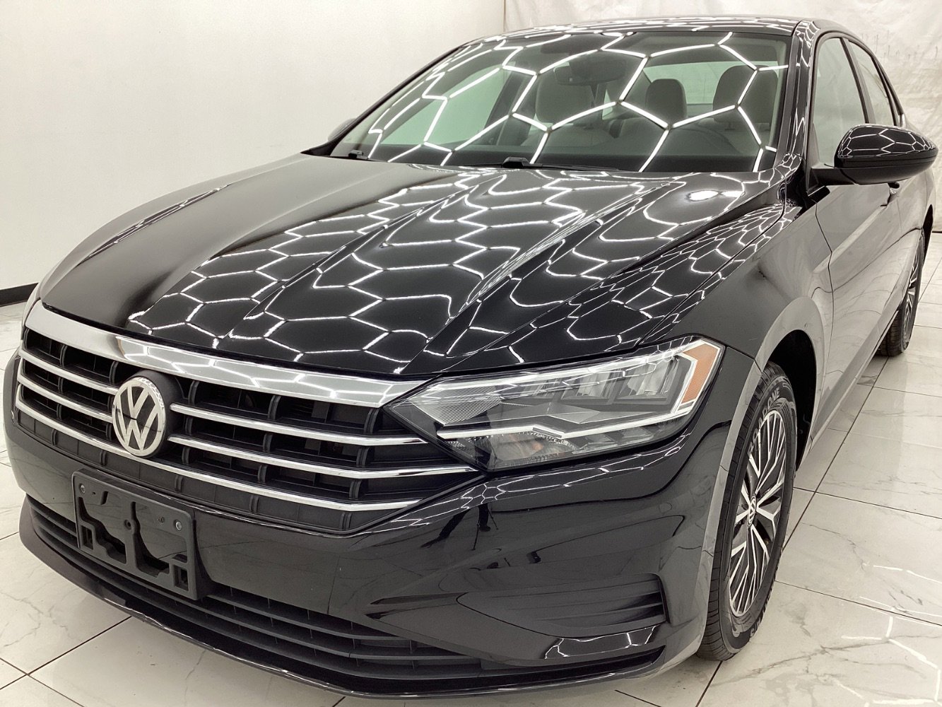 Used 2020 Volkswagen Jetta SE w/ SE Cold Weather Package FWD image 1
