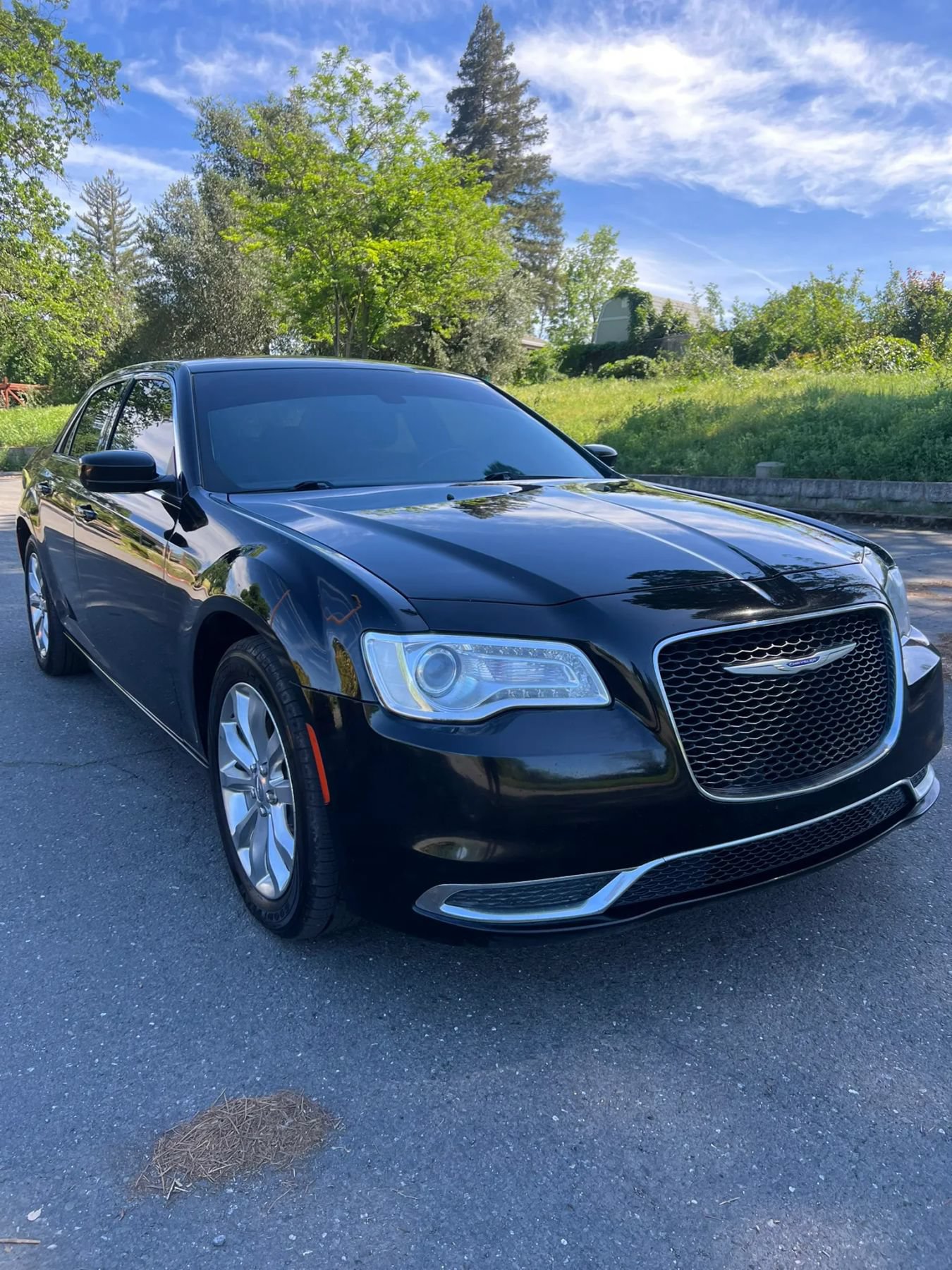 Used 2019 Chrysler 300 Touring AWD/4WD image 3