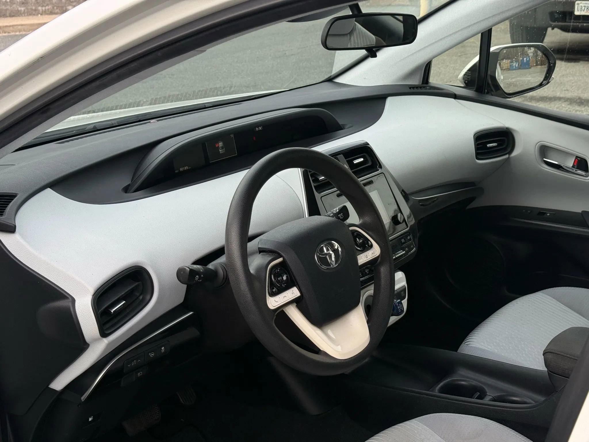 Used 2018 Toyota Prius Two image 15