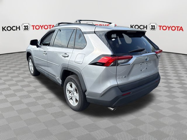 Used 2021 Toyota RAV4 XLE w/ Convenience Package AWD/4WD image 3