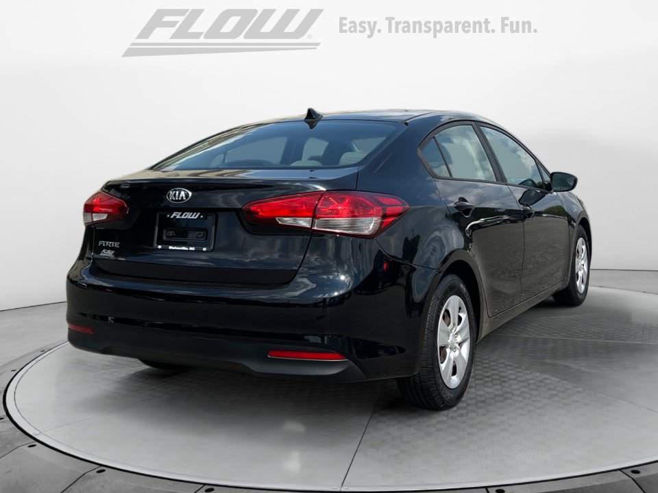 Used 2017 Kia Forte LX FWD image 9