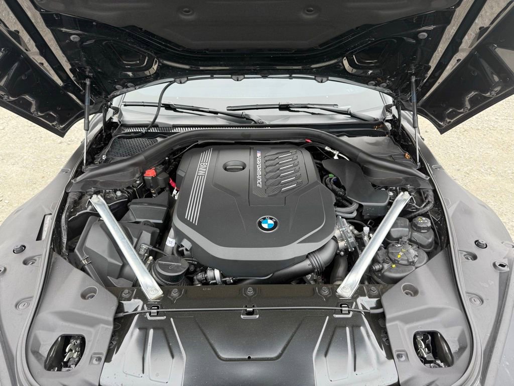 Used 2024 BMW Z4 M40i w/ Premium Package image 18