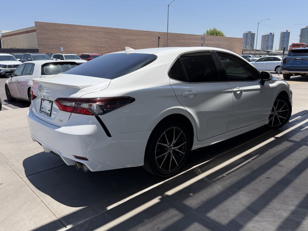 Used 2024 Toyota Camry SE FWD image 4