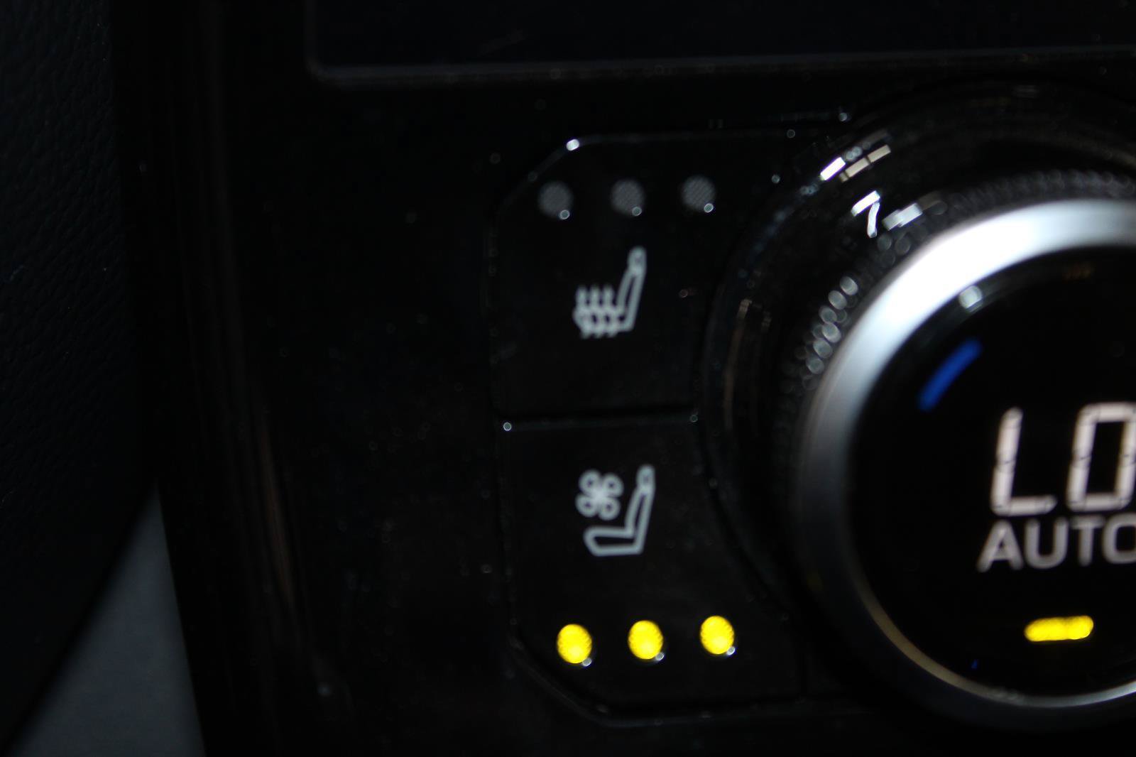 Used 2024 Toyota Highlander Platinum AWD/4WD image 22