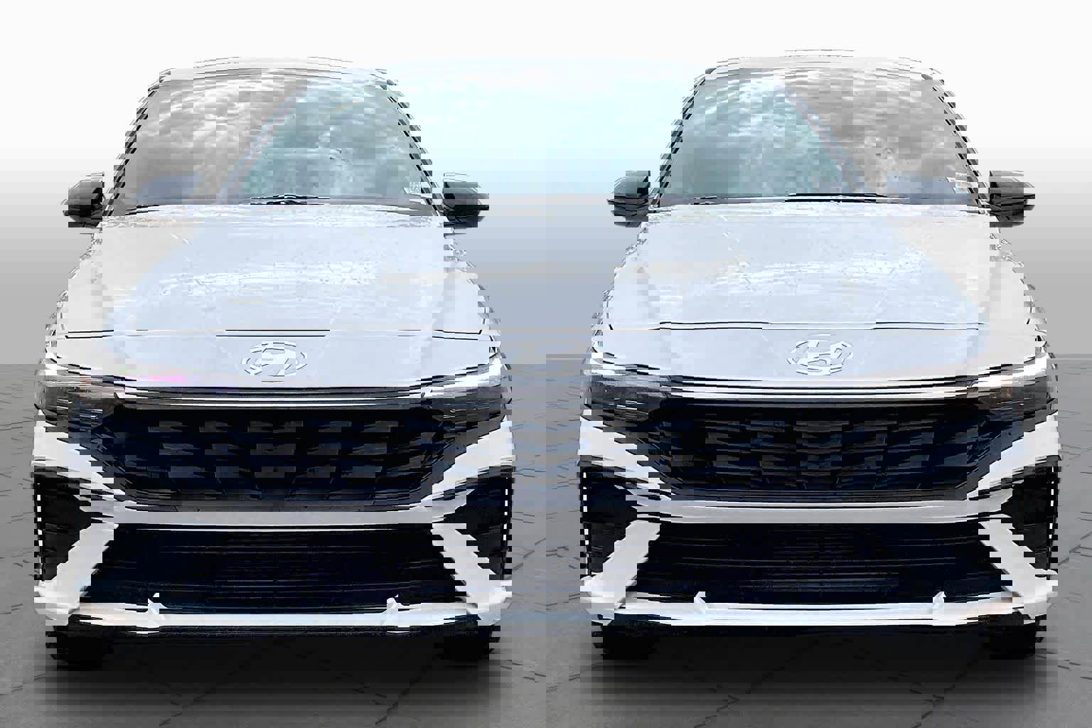 Certified 2025 Hyundai Elantra Sport image 4