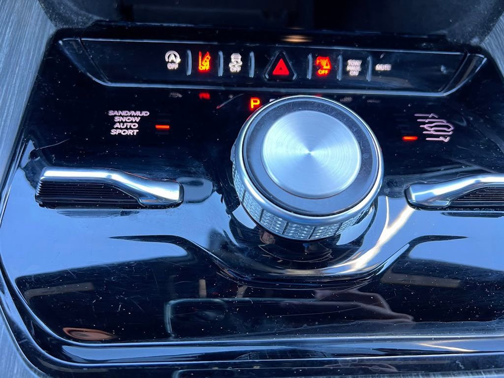 Used 2024 Jeep Wagoneer Series III image 13