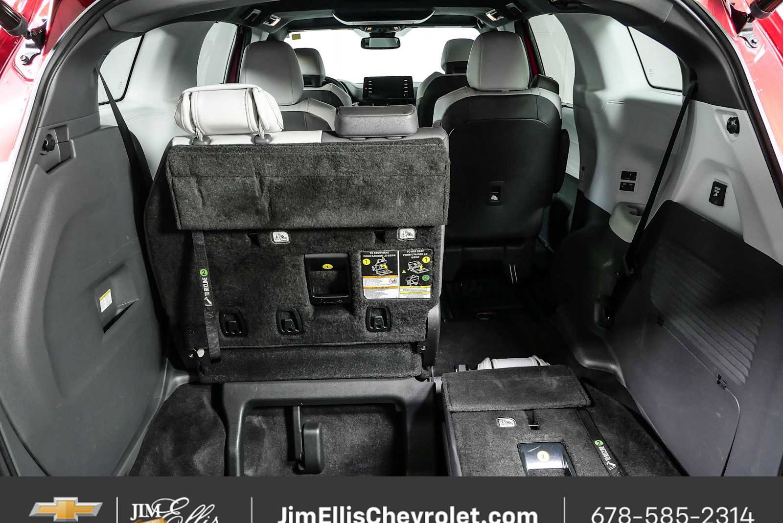Used 2021 Toyota Sienna XSE w/ XSE Plus Package FWD image 34