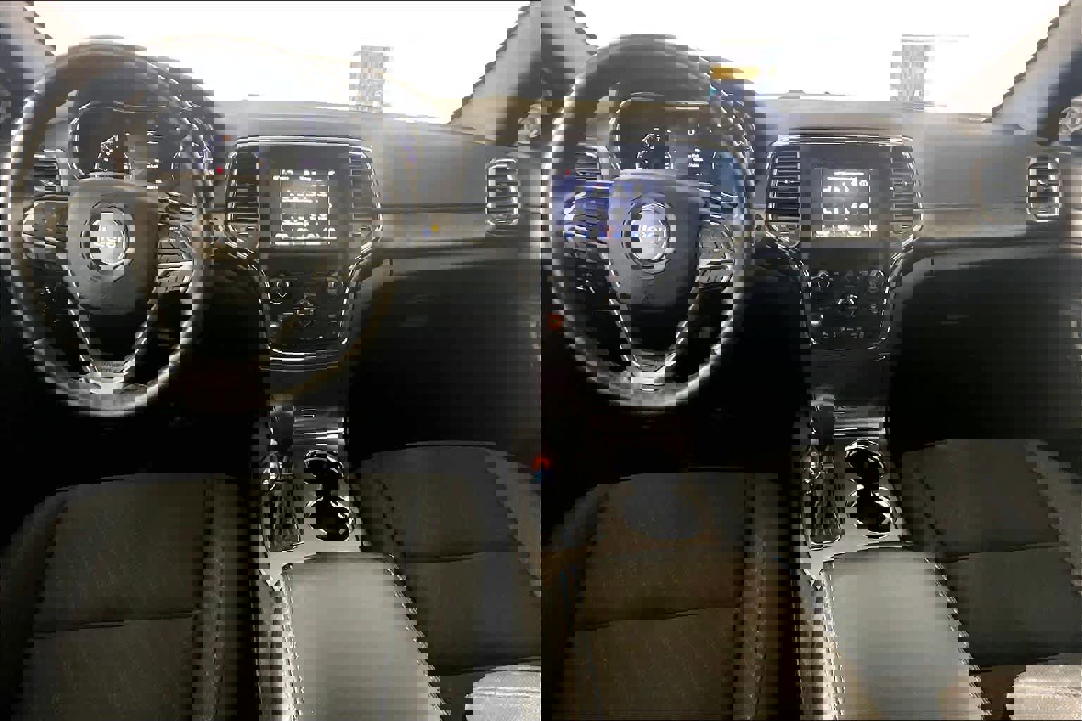 Used 2018 Jeep Grand Cherokee Laredo image 15