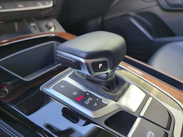 Used 2021 Audi Q5 2.0T Premium Plus w/ Premium Plus Package AWD/4WD image 12