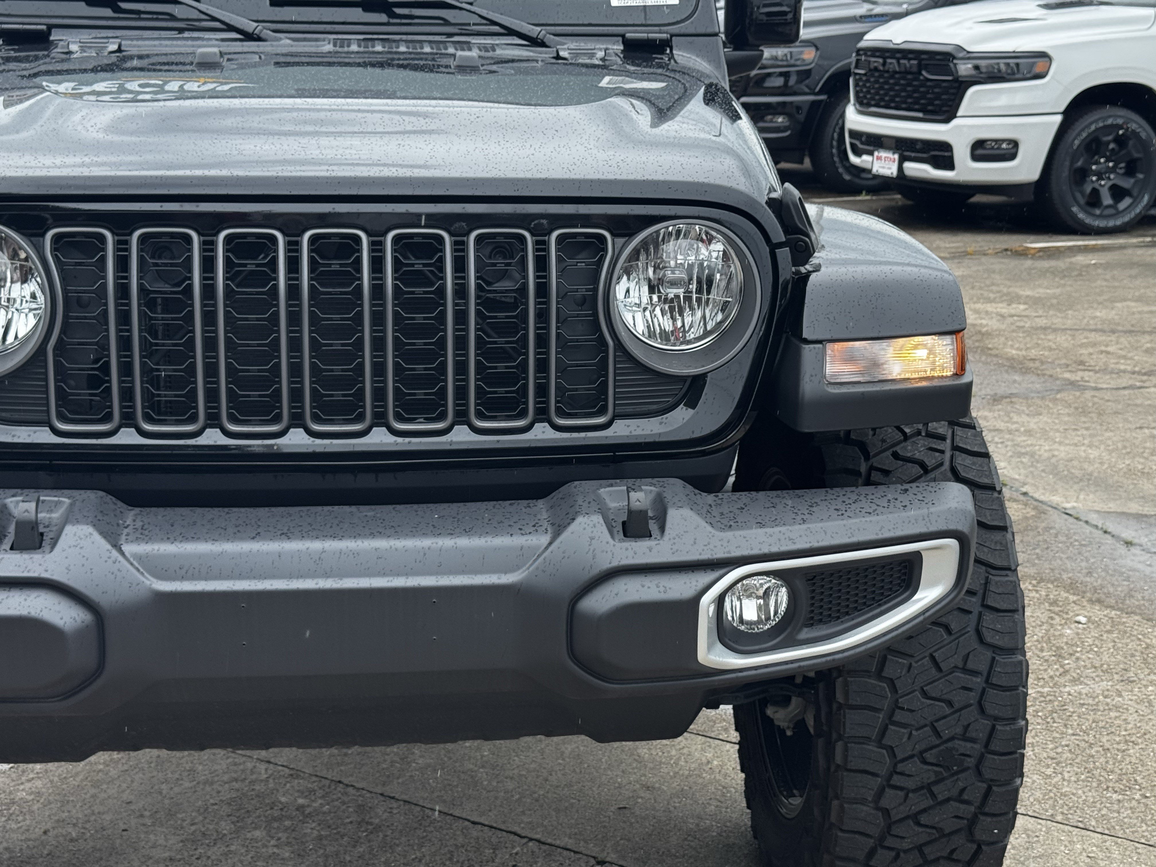 New 2025 Jeep Gladiator Sport AWD/4WD image 5