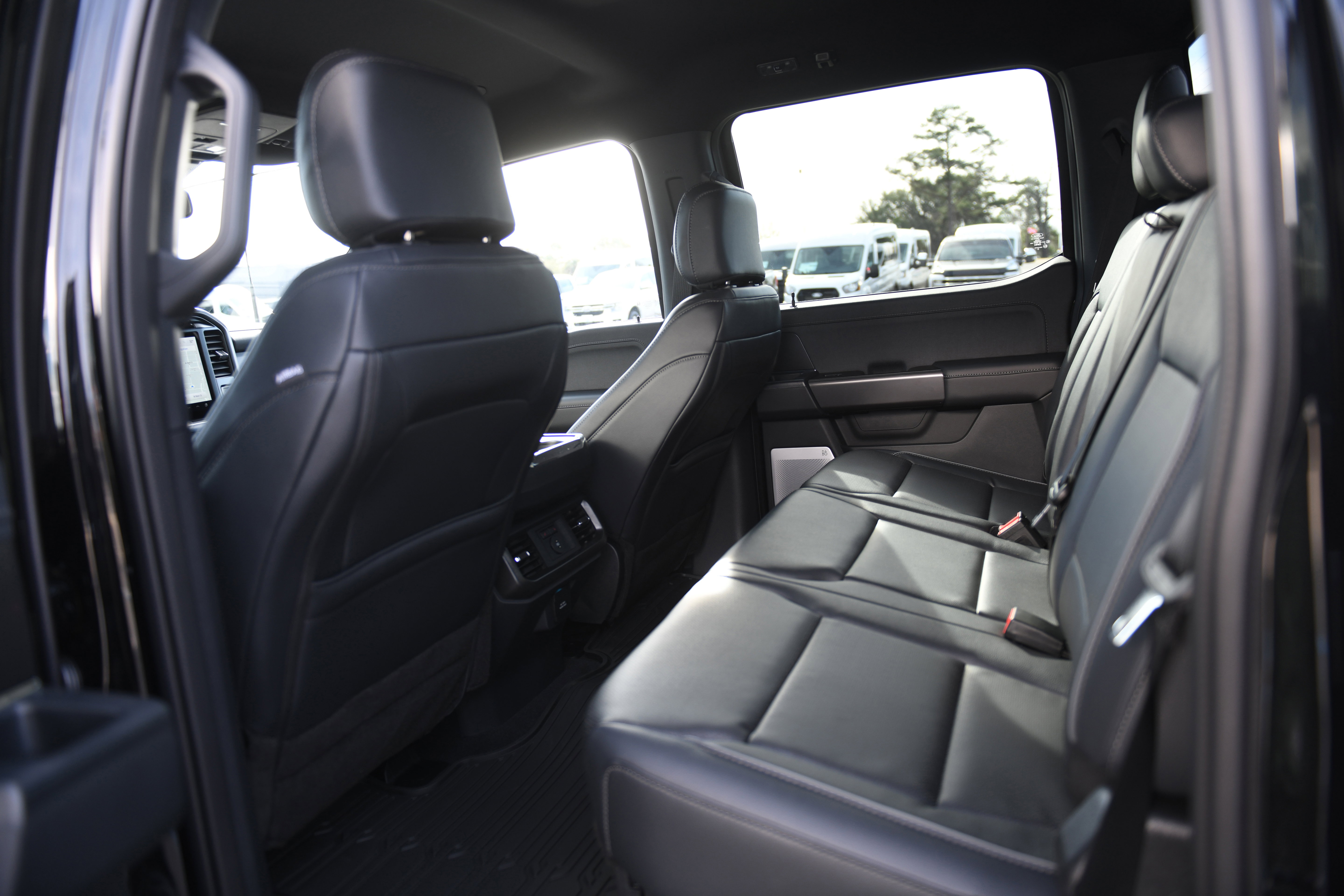 New 2025 Ford F150 Lariat w/ Equipment Group 502A High image 20