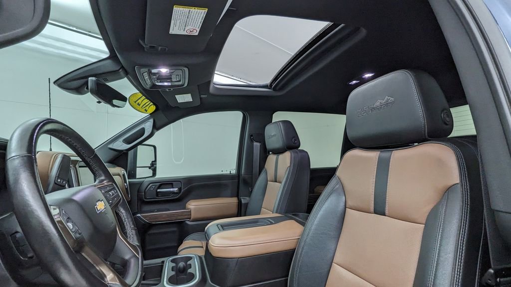 Used 2021 Chevrolet Silverado 3500 High Country image 3