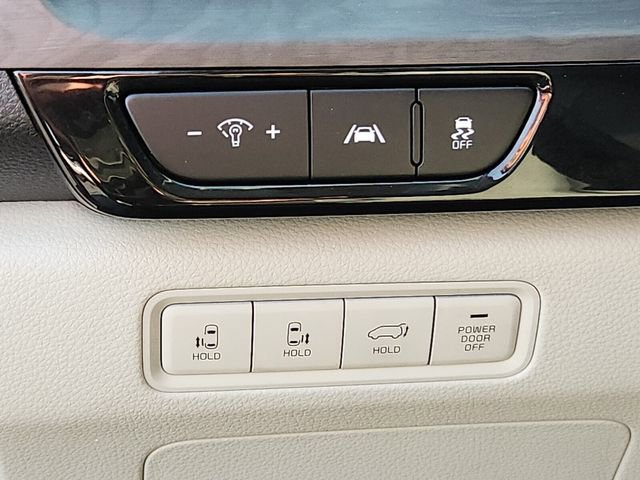 Used 2022 Kia Carnival EX image 26