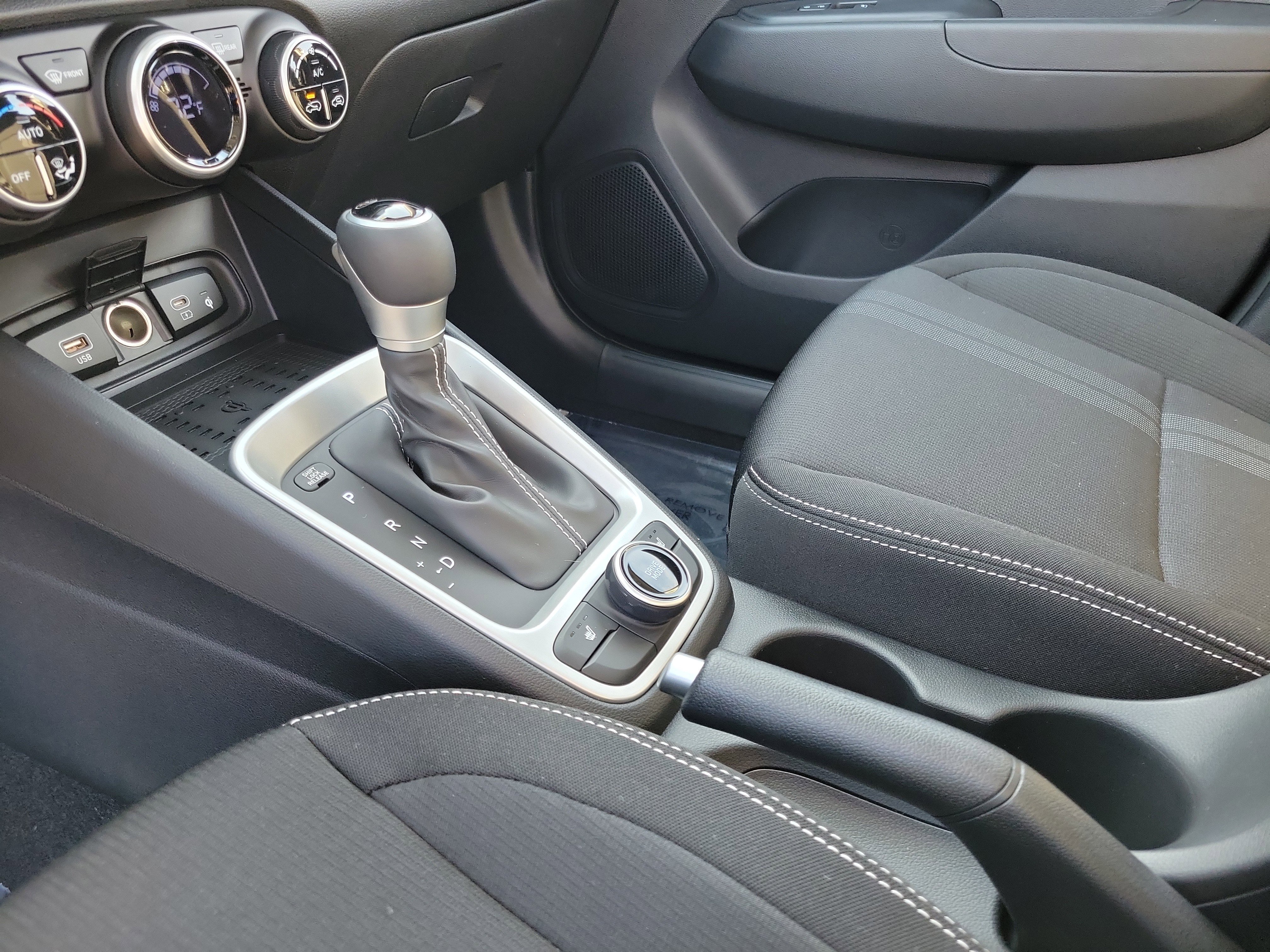 New 2026 Hyundai Venue SEL FWD image 12