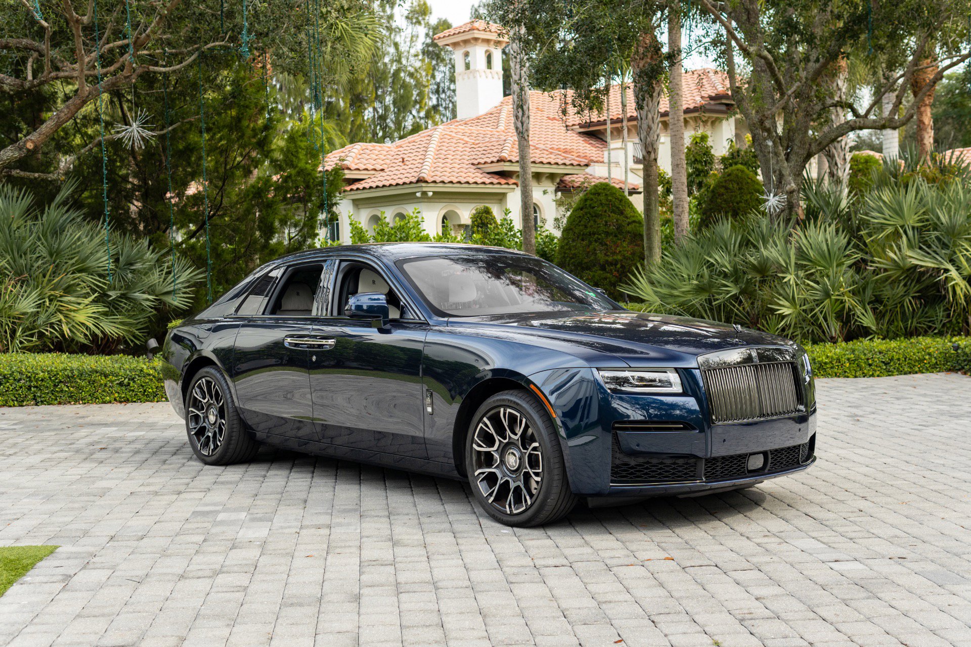 Used 2023 Rolls-Royce Ghost Black Badge w/ Black Badge Ghost Package image 4