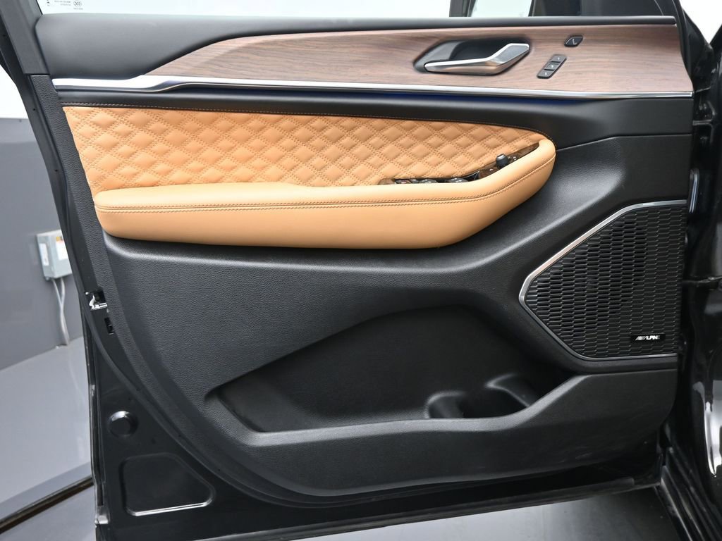 Used 2024 Jeep Grand Cherokee L Summit w/ Advanced Protech Group IV image 12