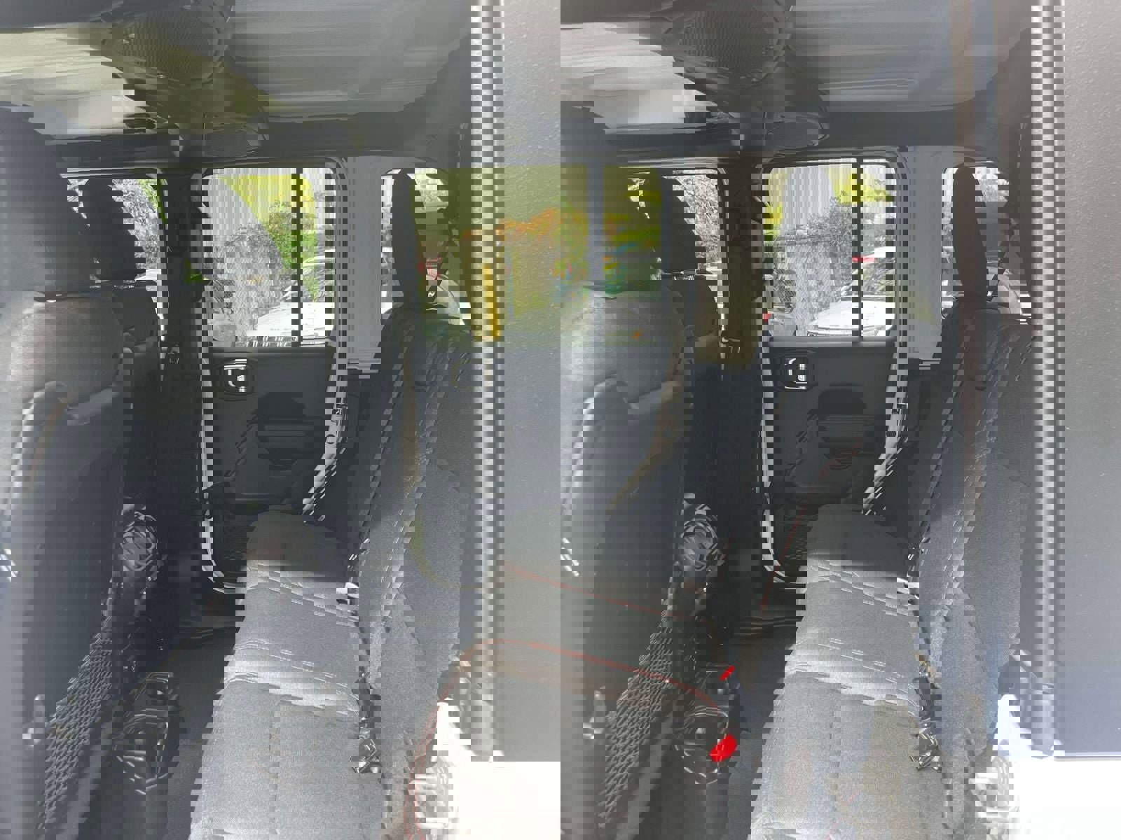 Used 2024 Jeep Wrangler Unlimited Rubicon image 12