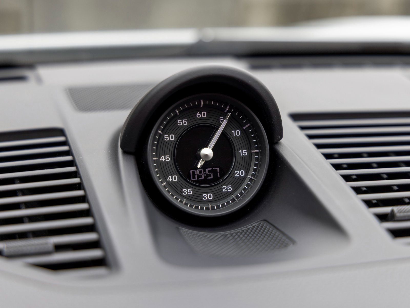 Used 2020 Porsche 911 Carrera S image 34