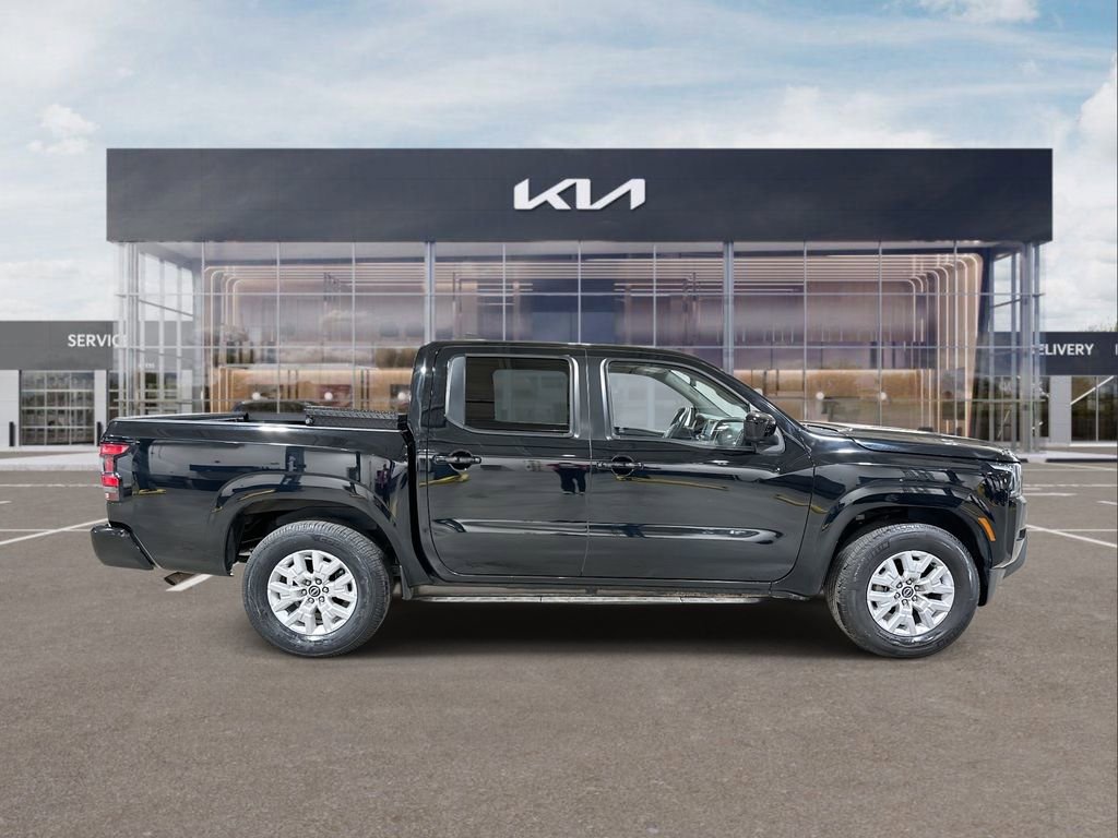 Used 2023 Nissan Frontier SV image 9